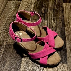 Tom’s shoes - Tom’s sienna hot pink canvas strap espadrille peep-to wedges 7.5